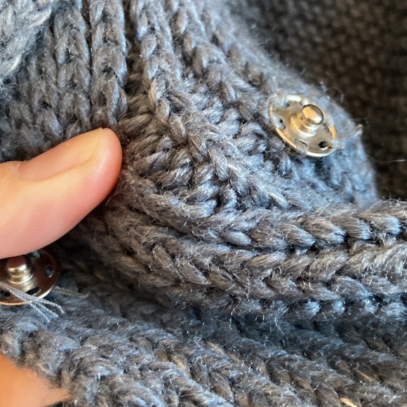 Cute cowl neck style cardigan in size L - Picture 2 of 10